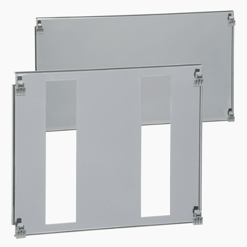 Placa de proteção frontal em material isolante que garante a proteção total contra toque. - PR-EKO-33C Placa de proteção frontal em material isolante que garante a proteção total contra toque. - PR-EKO-33C